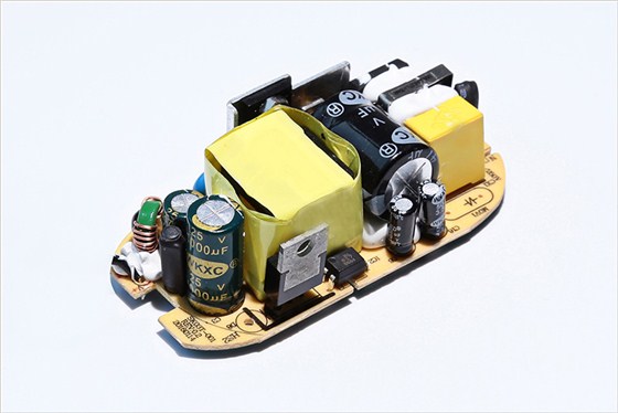 開(kāi)關(guān)電源芯片在家用電器中起到關(guān)鍵的作用