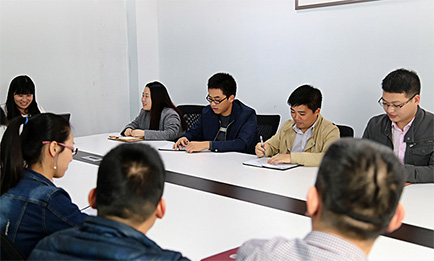 專業(yè)技術(shù)團隊，高效溝通
